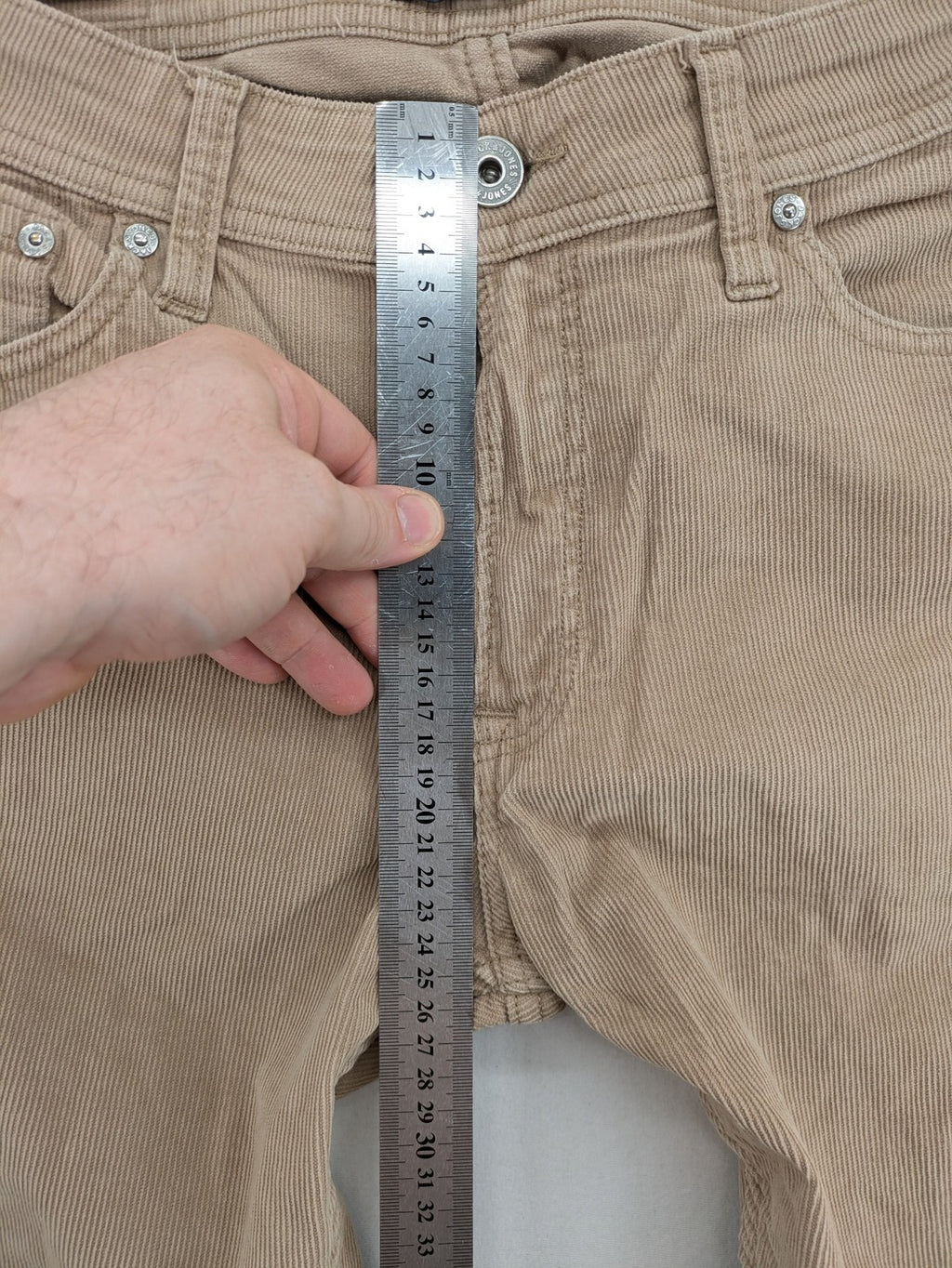 Jack & Jones beige cord pants slim fit 5-pocket design, sturdy material.