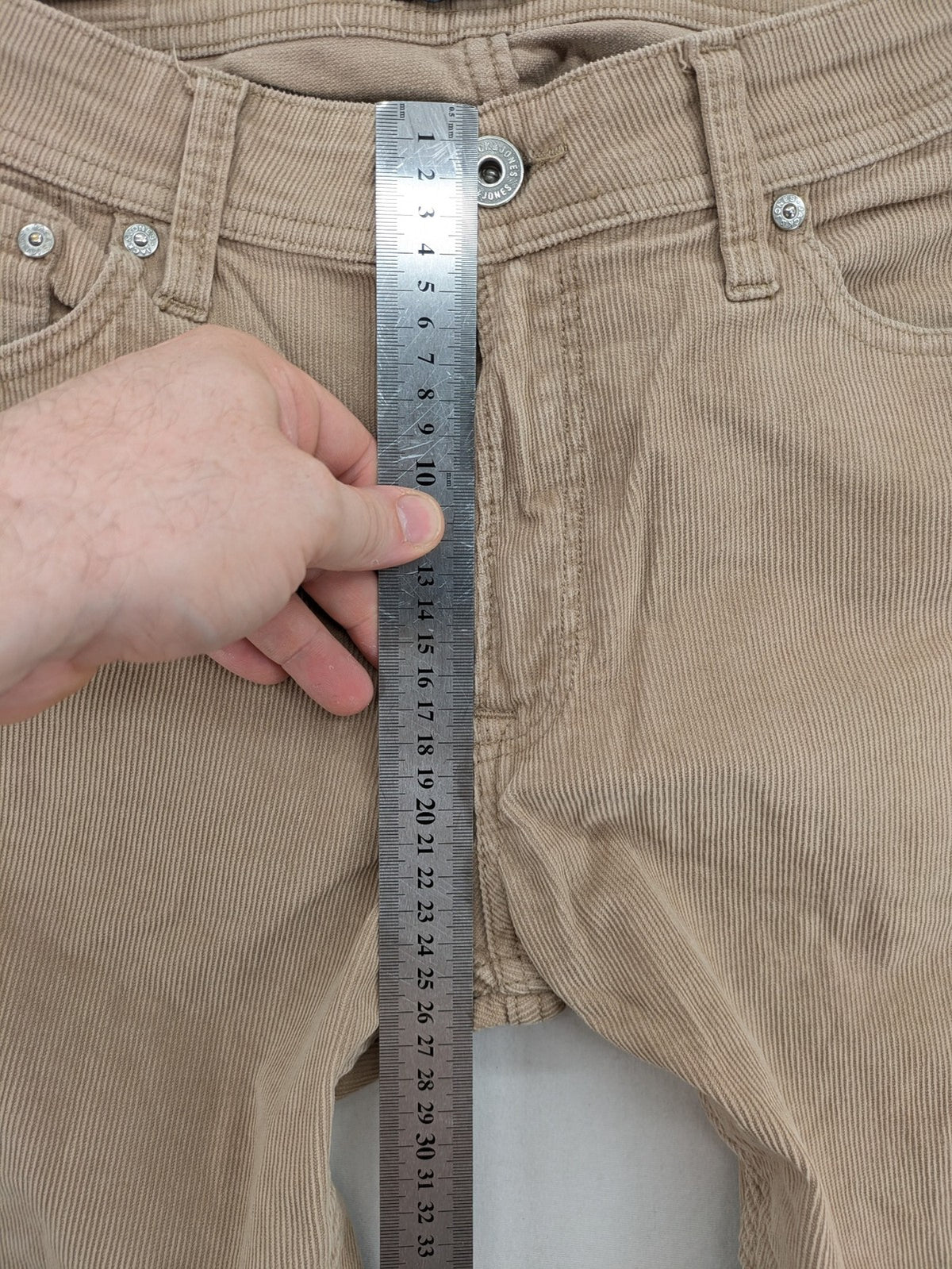Jack & Jones beige cord pants slim fit 5-pocket design, sturdy material.