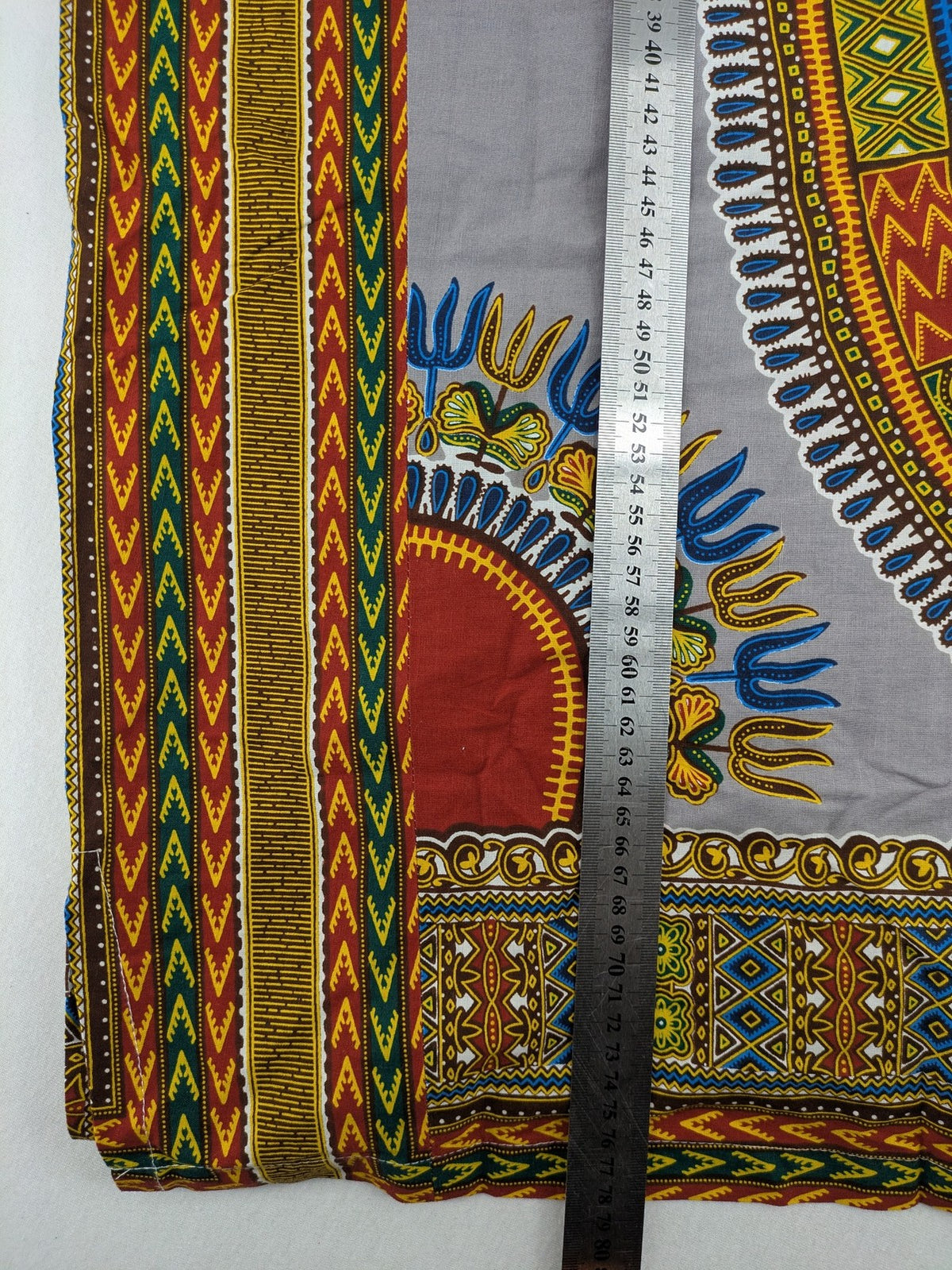 Kaftan multi Dashiki top grey with tribal patterns and front pockets, V-neck design.
