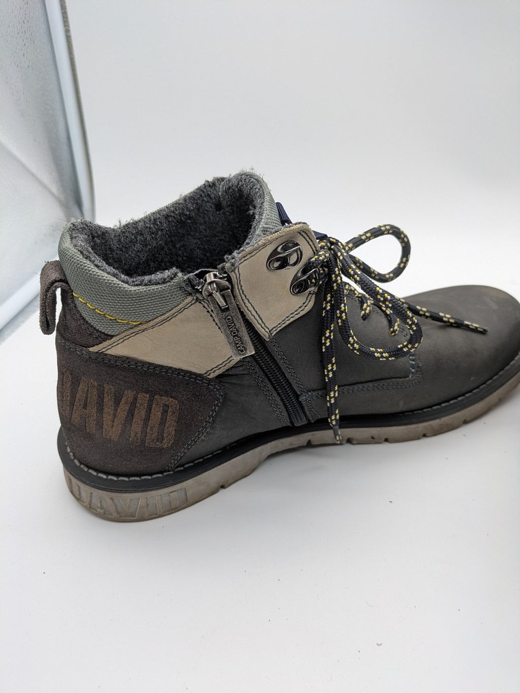 Camp David grey winter boots leather with side zipper and warm lining.