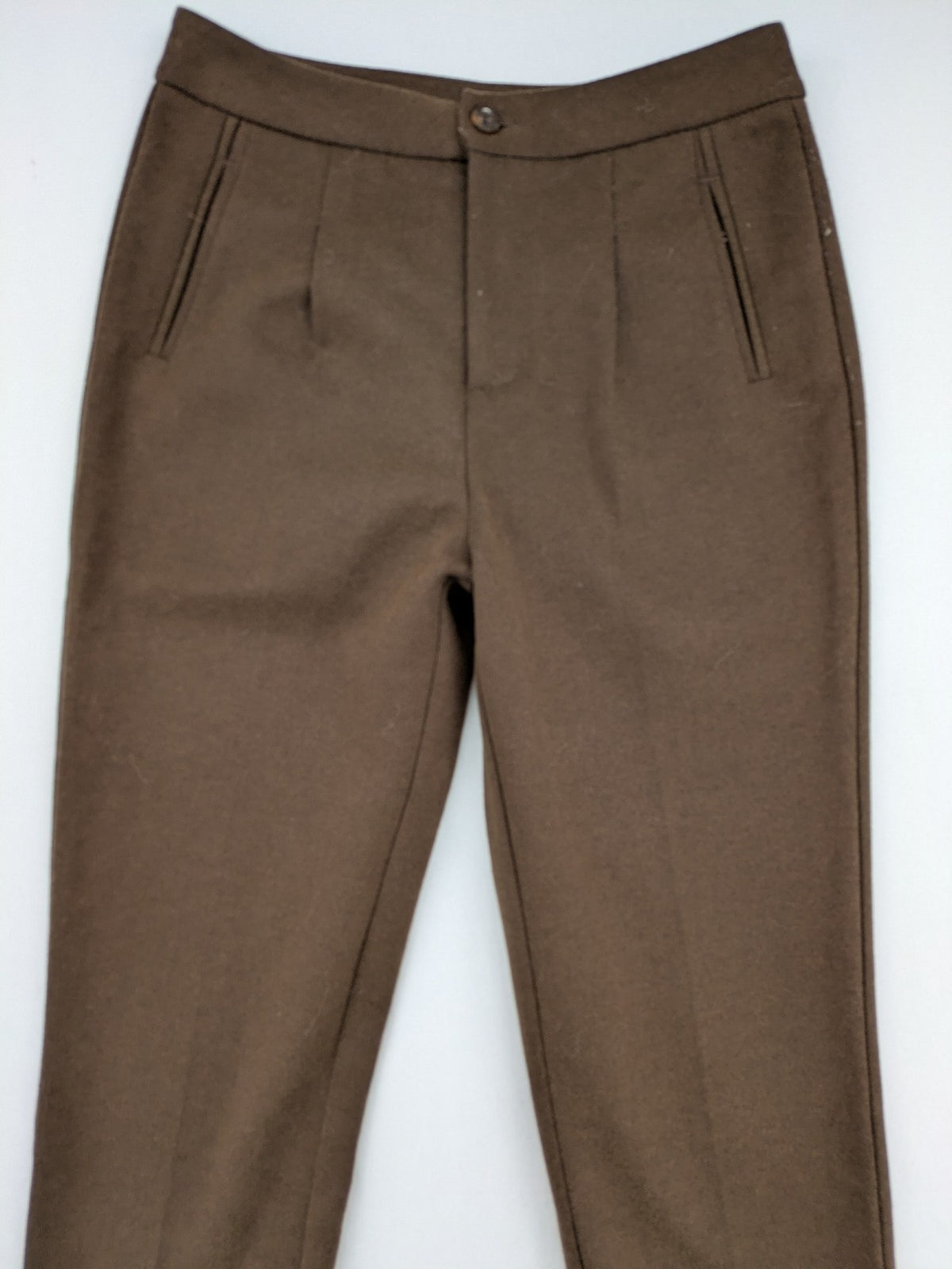 Liuliu pink high waist pants with pleats, side pockets, and classic design.