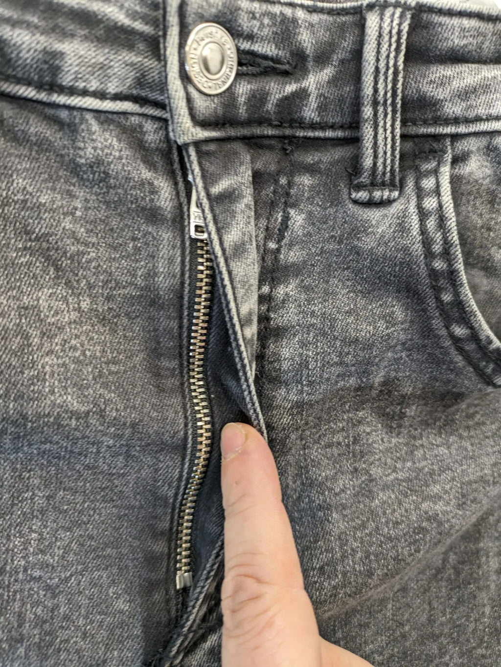 Bershka grey-black skinny jeans high waist acid wash with classic 5-pocket design.
