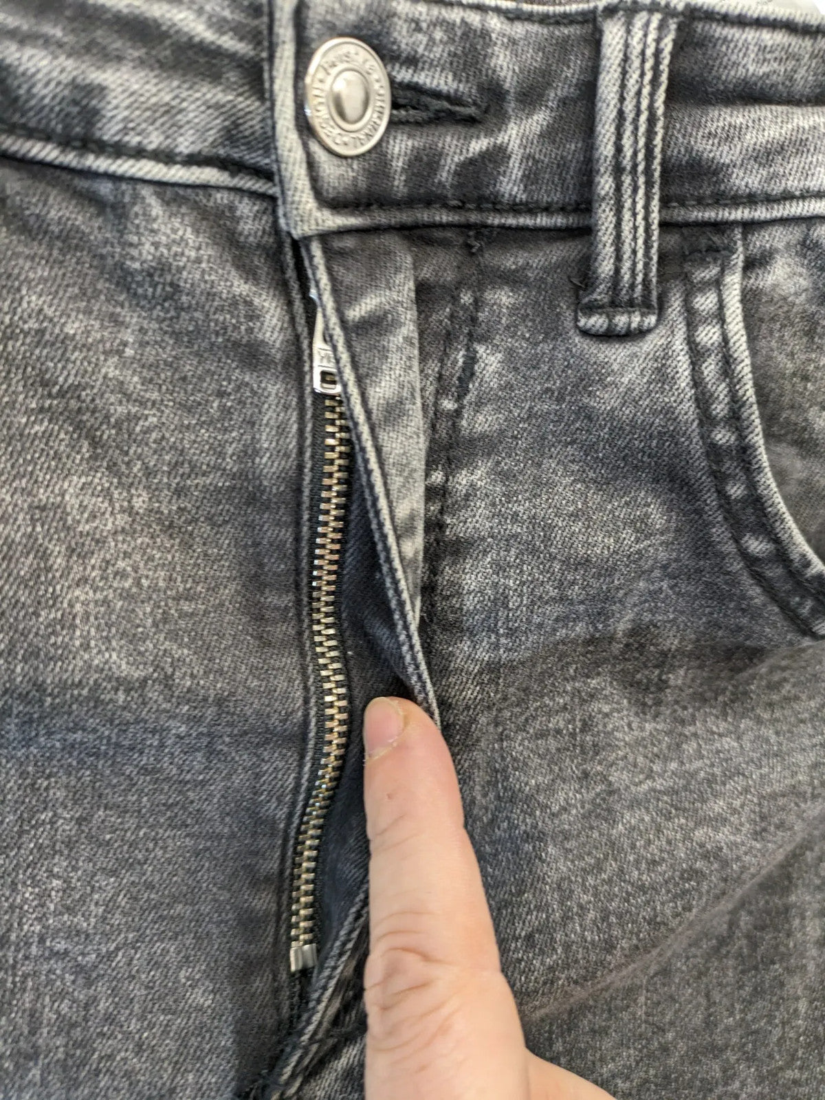 Bershka grey-black skinny jeans high waist acid wash with classic 5-pocket design.