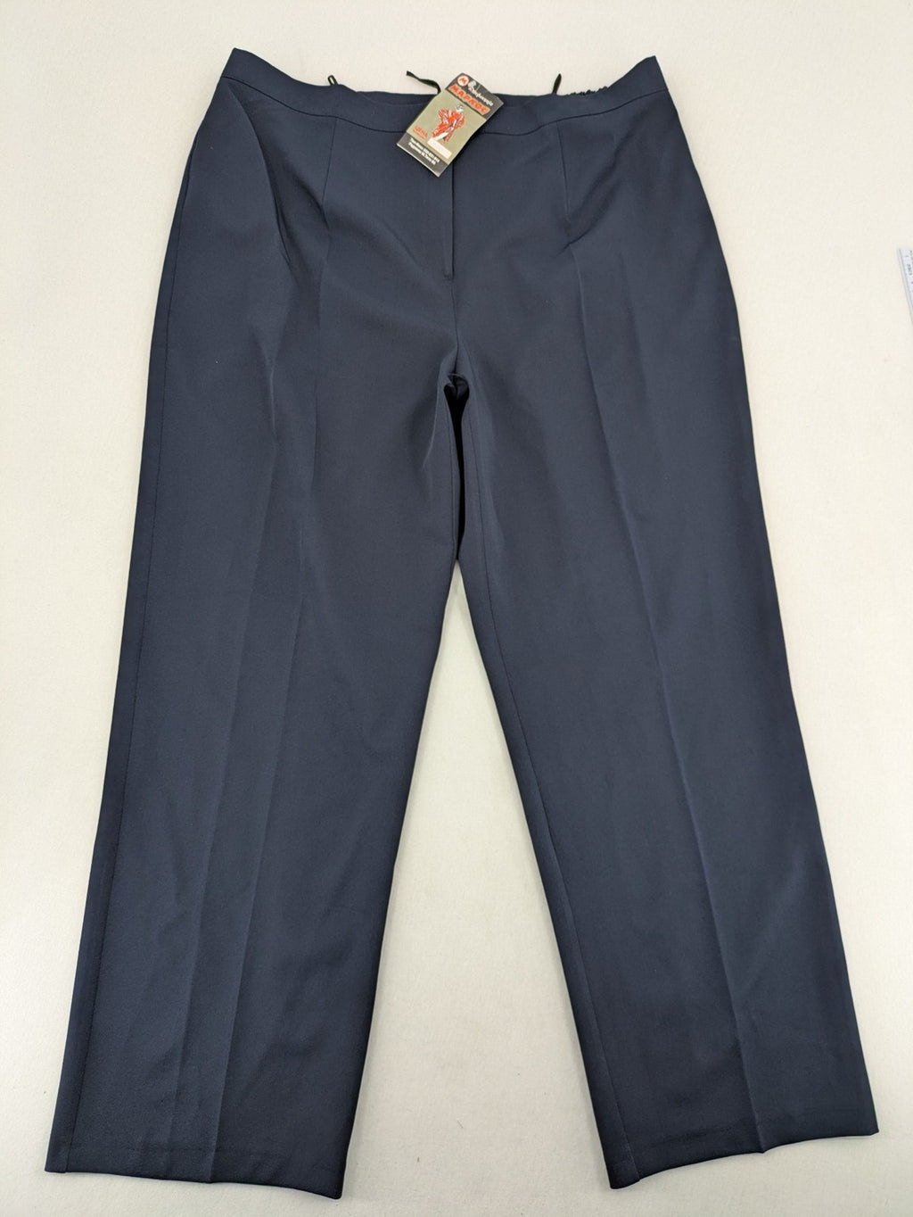 Baumwolle navy motorcycle pants with elastic waistband and classic straight cut design.