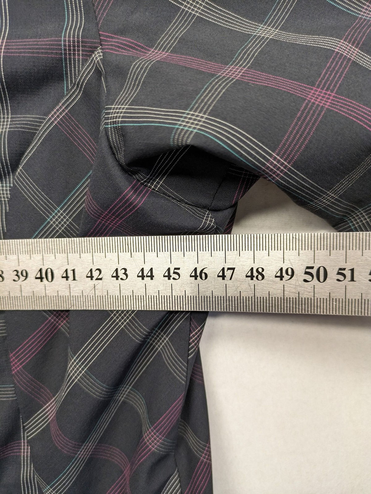 Jack Wolfskin pink softshell jacket grey check pattern, Flex Shield technology, hooded.