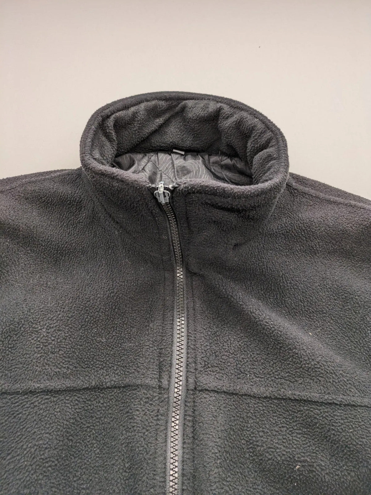 New Feeling black outdoor jacket XXL, fleece material, zip closure, side pockets, waterproof.