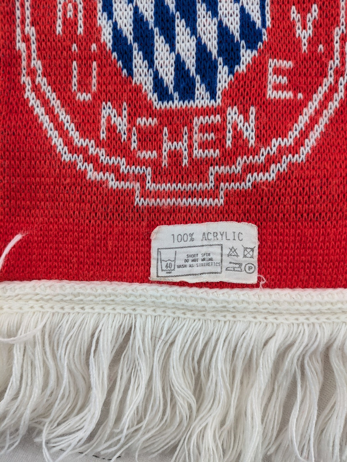 FC Bayern München vintage scarf red blue with club crest and "Deutscher Rekordmeister" text.