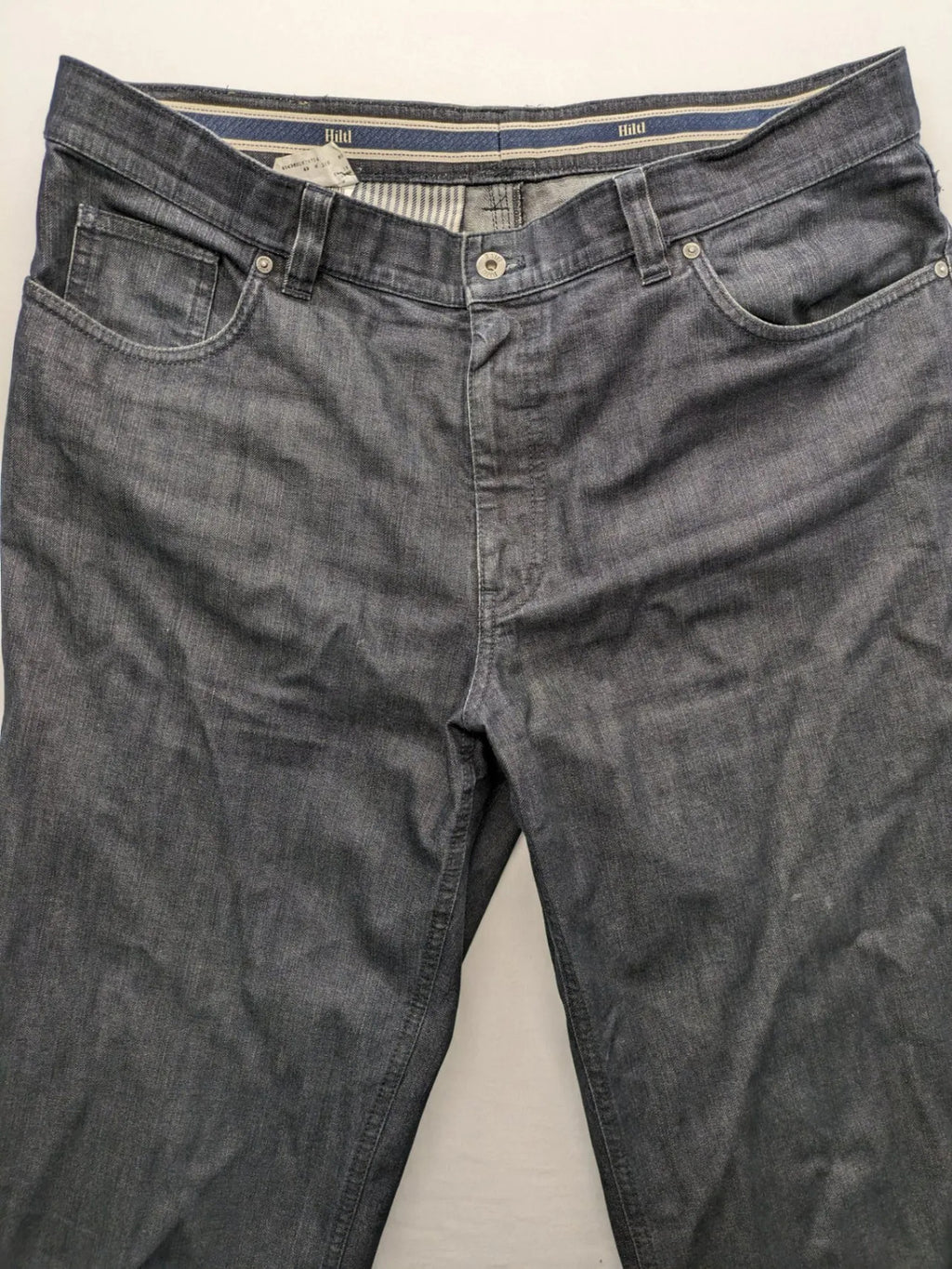Hiltl grey straight jeans classic 5-pocket design with zipper, premium denim material.