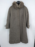 Lama brown vintage coat with fur collar, textured llama-mohair blend, elegant silhouette.