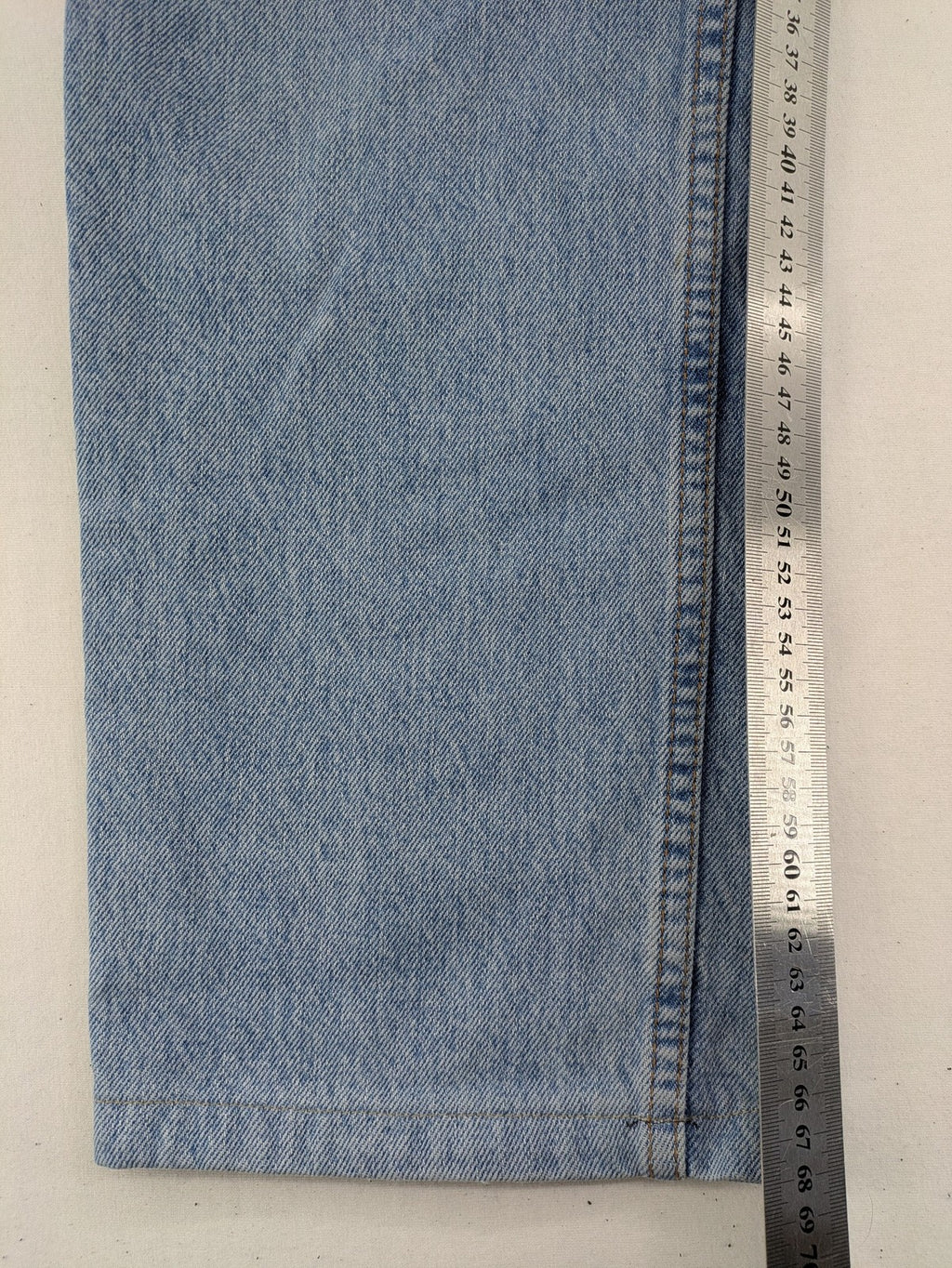 Carrera straight jeans light blue vintage stonewash, button fly, 5-pocket design, logo patch.