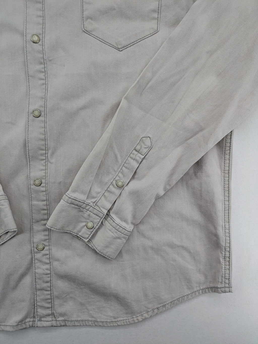 New Look beige Western shirt with snap buttons and two front pockets, 100% cotton.