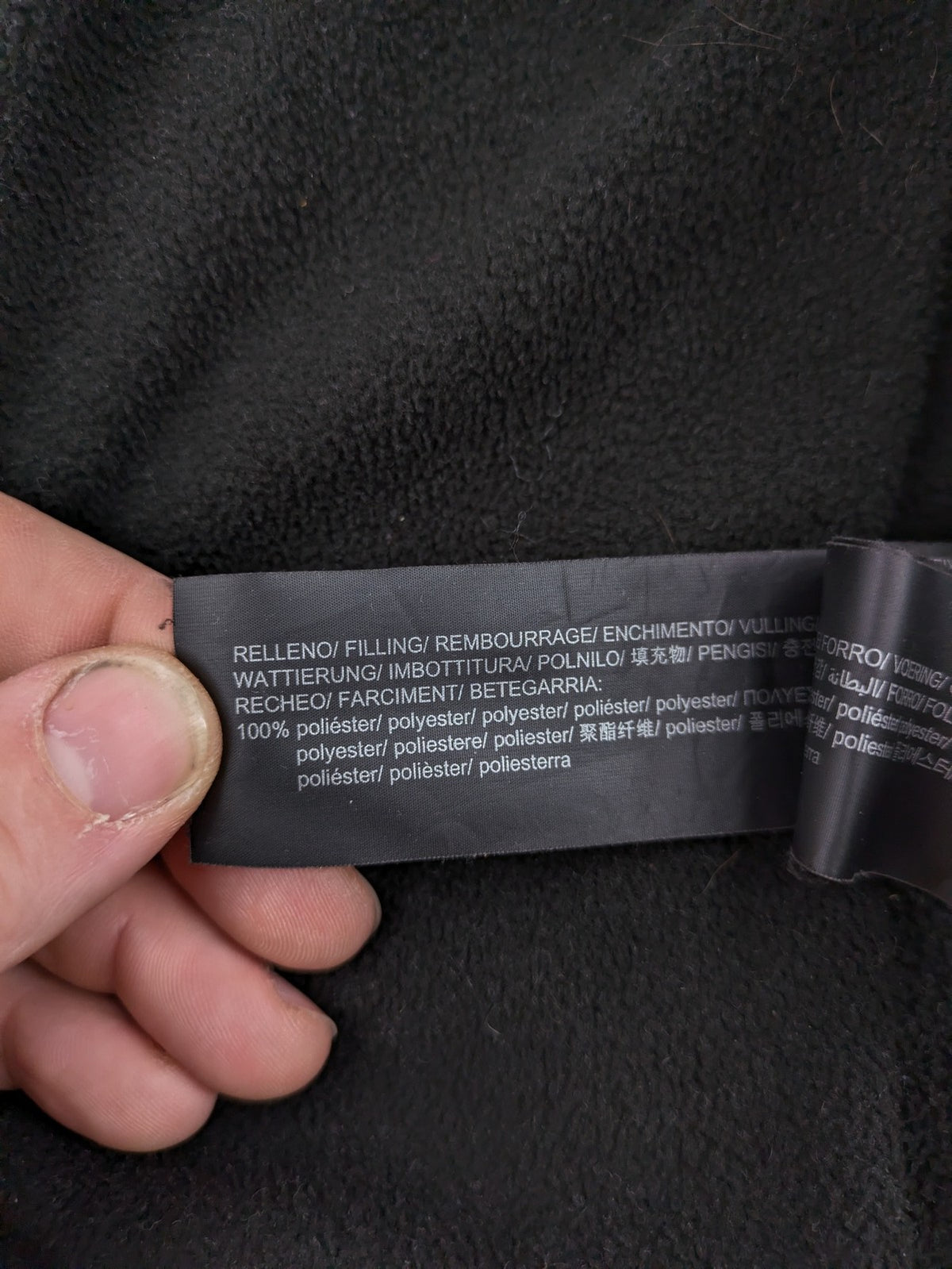 Pull&Bear black puffer coat with high collar, fleece lining, and quilted design.