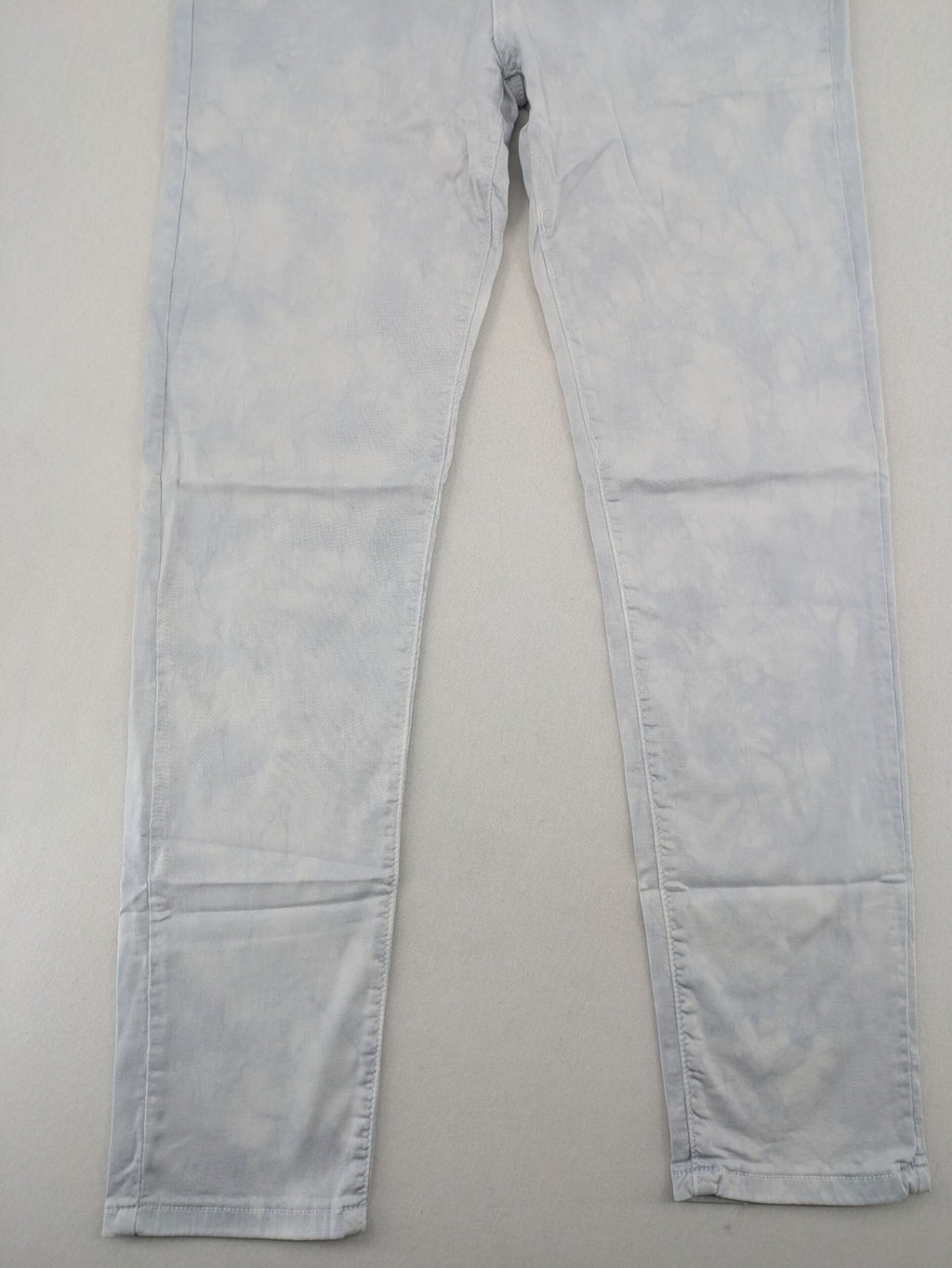 Yelly&Co blue and white batik pants with button fly, made from soft stretch fabric.