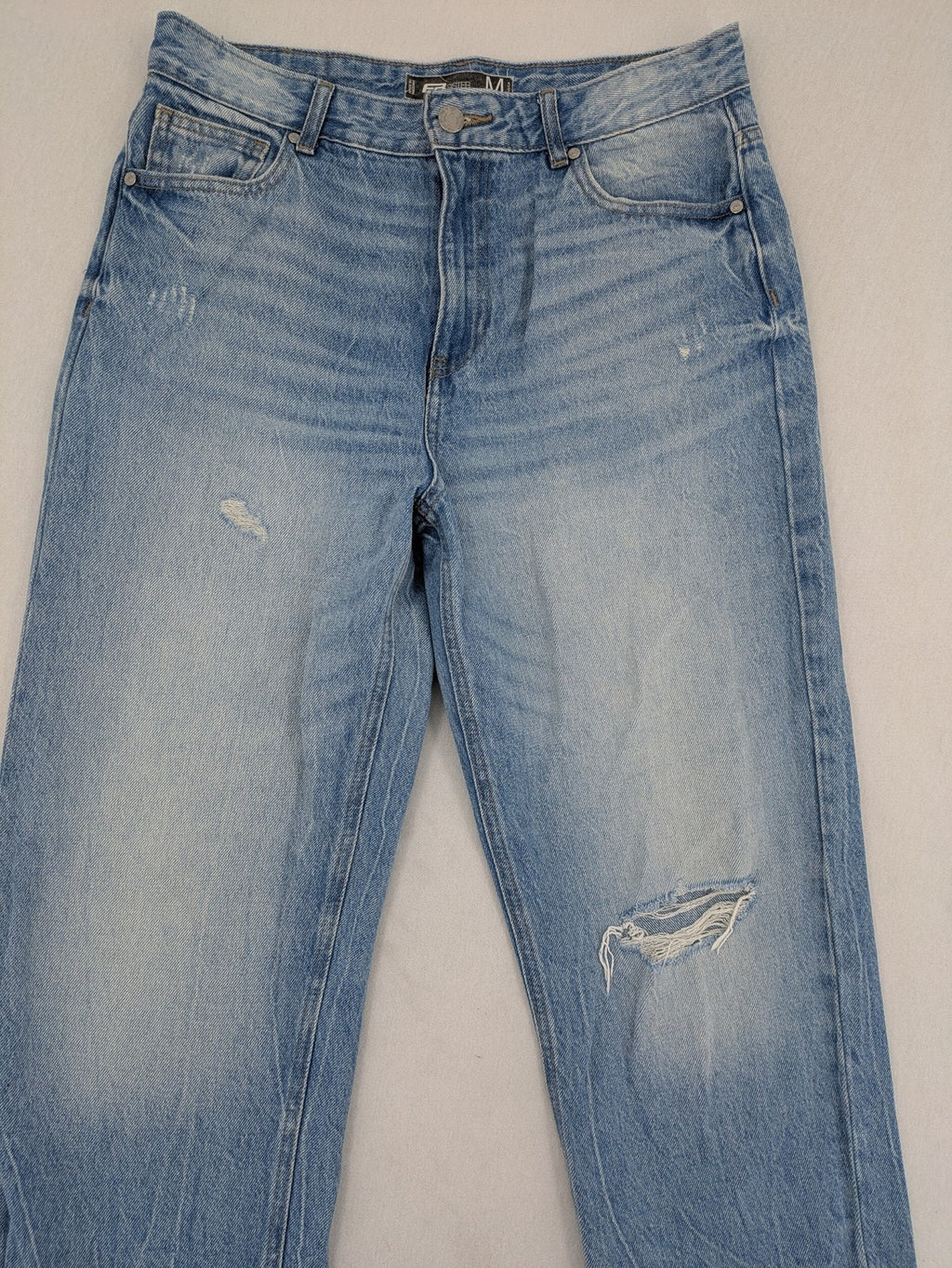 FB Sister blue mom jeans high waist distressed look with classic 5-pocket design.