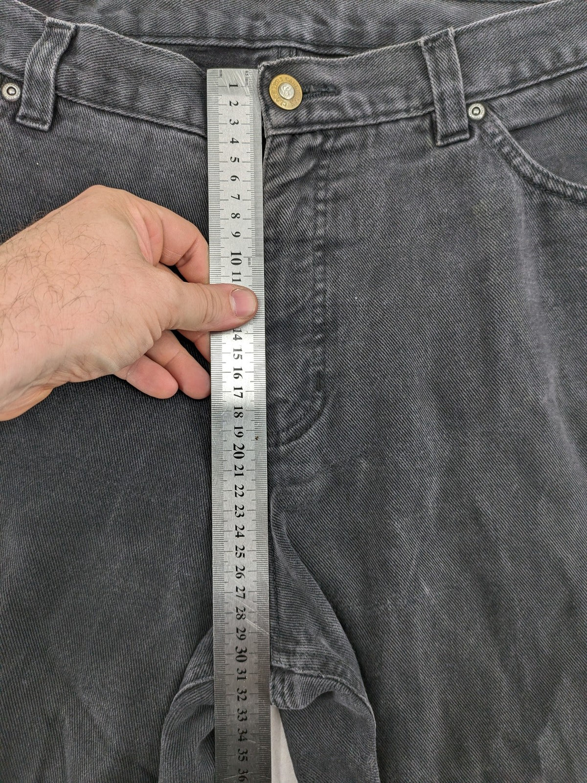 DeLorean grey straight jeans classic 5-pocket design with worn look and cotton material.