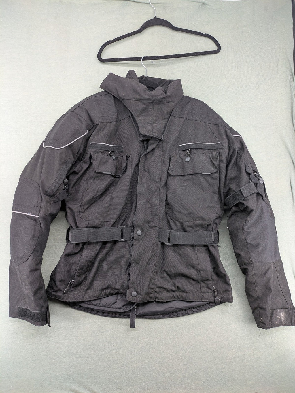 Advanced Experience black motorcycle jacket with Z-Liner membrane and CE protectors, durable Cordura material.