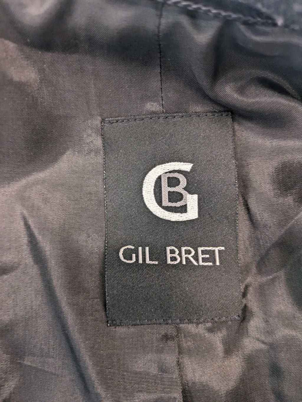 Gil Bret grey coat cashmere blend asymmetrical zipper two zip pockets