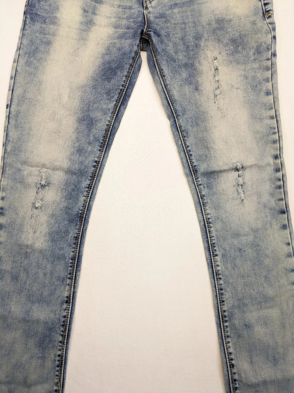 ONE LOVE DENIM blue straight jeans with distressed details and double button closure.