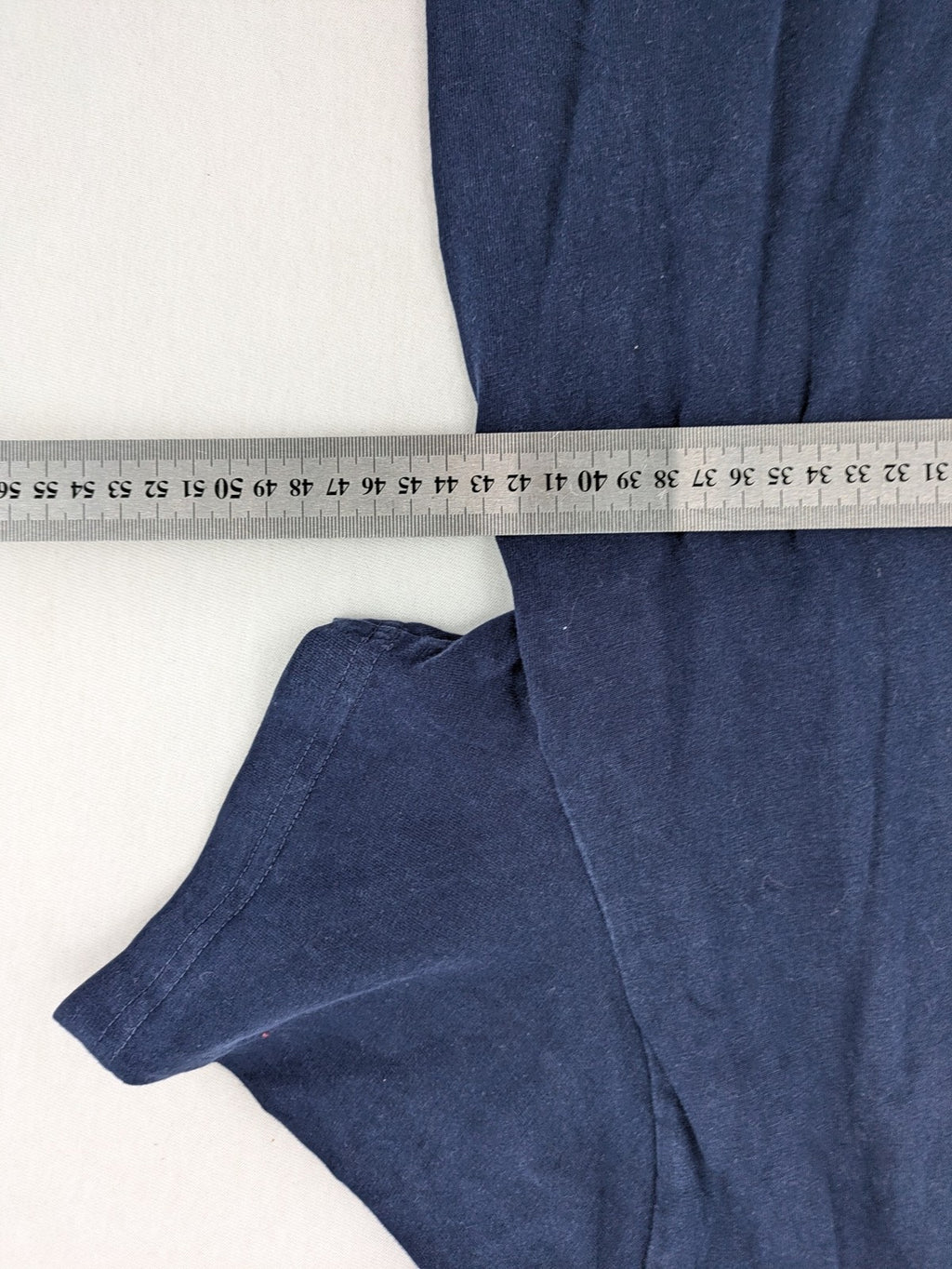 Review navy band t-shirt with "Never Established" logo print, 100% cotton.