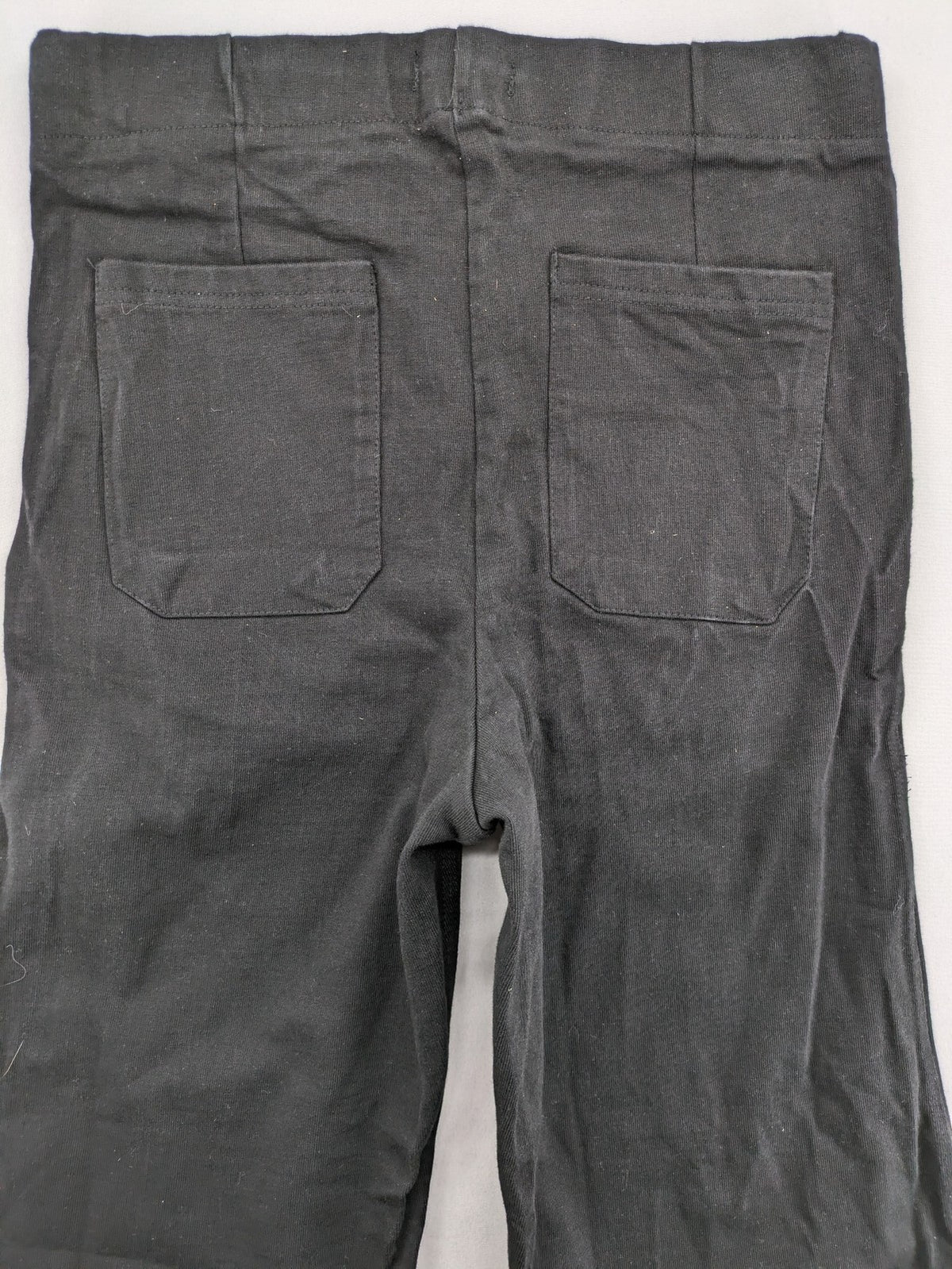 Zara grey pants cotton fabric with classic design and comfortable fit.