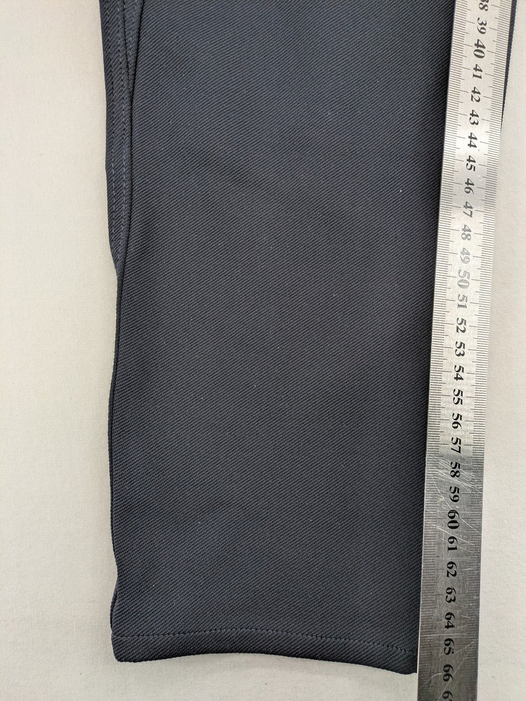 Gerry Weber grey jogger pants with elastic waistband and decorative 5-pocket style.