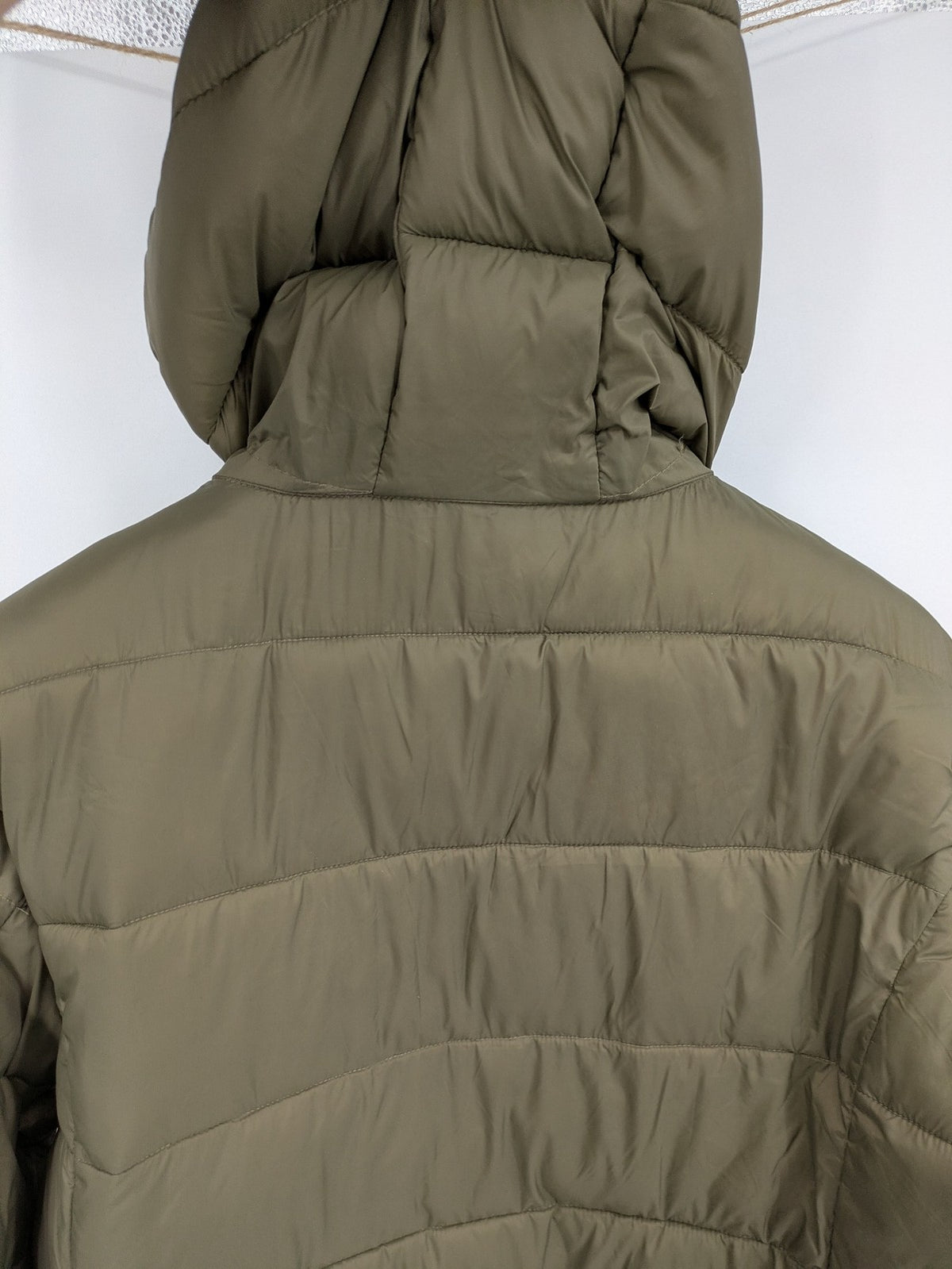 up2 fashion khaki puffer jacket with fixed hood, lightweight quilted design, full zipper