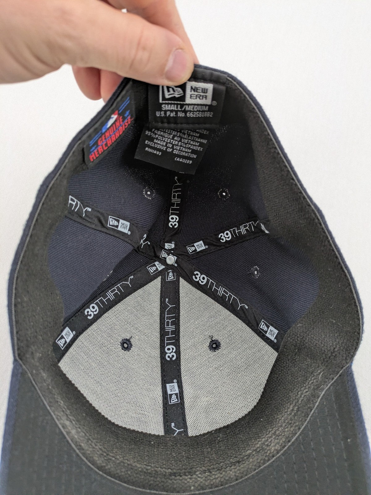 New Era 39THIRTY cap navy blue embroidered New York Yankees logo, stretch-fit design.