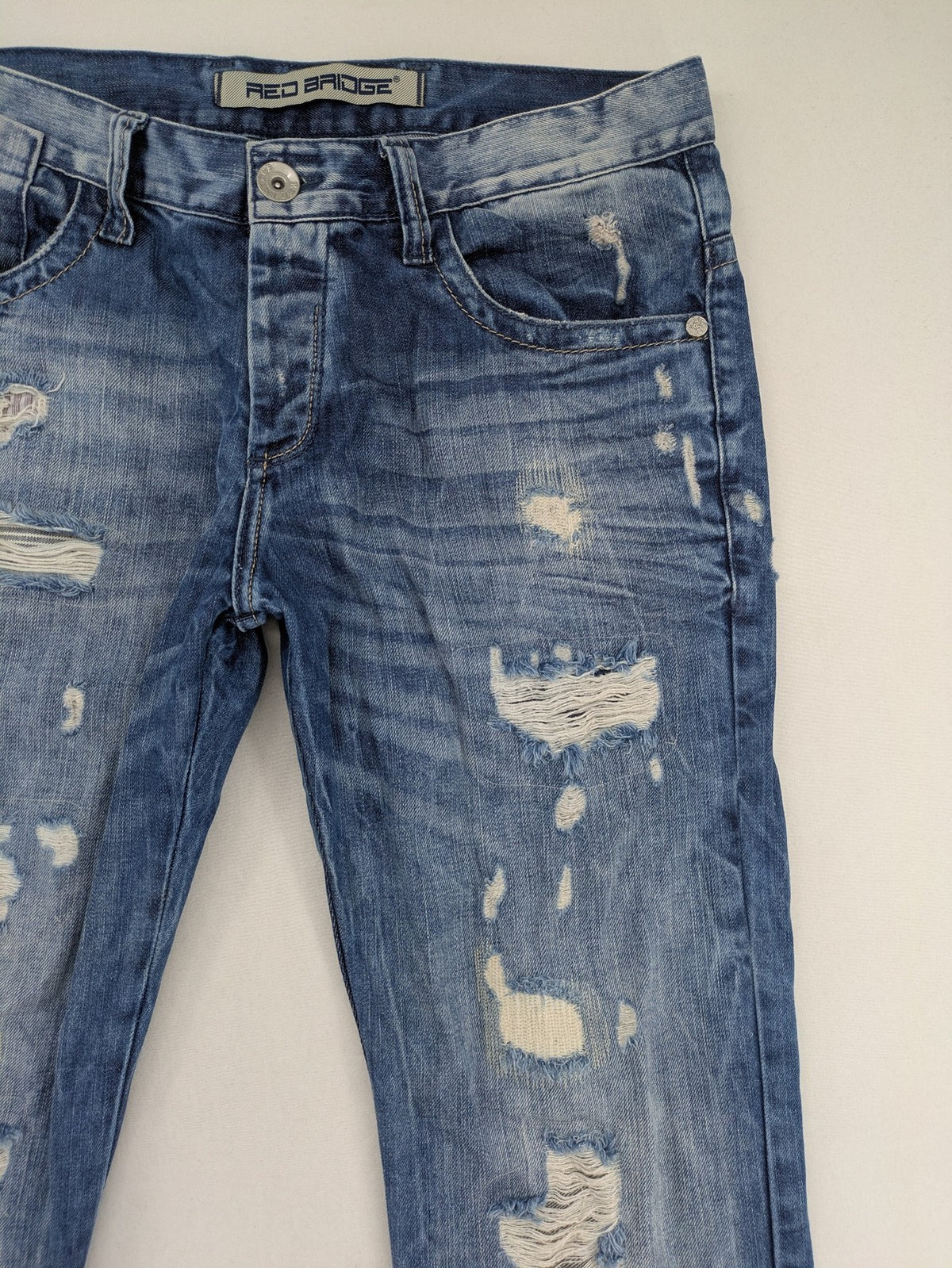 Red Bridge blue straight jeans distressed ripped design button fly five-pocket style