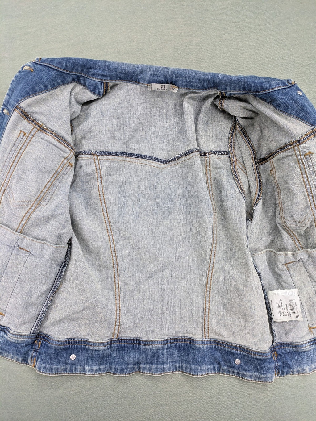LTB blue denim jacket slim fit used look with button closure and chest pockets