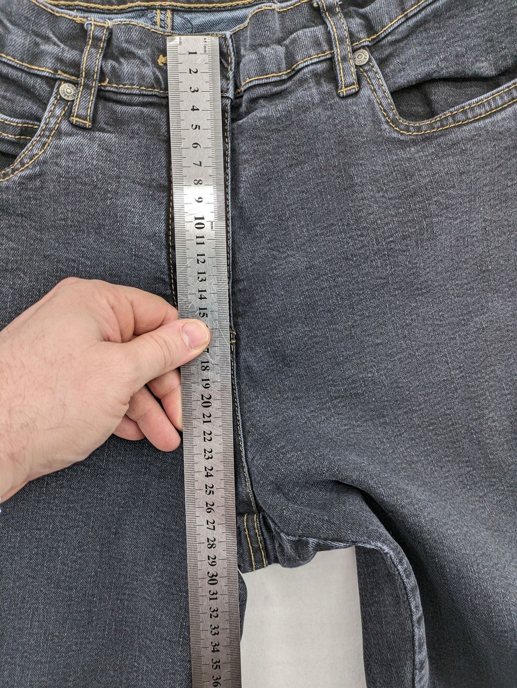 Arizona straight jeans blue with classic 5-pocket design and comfortable stretch fabric.