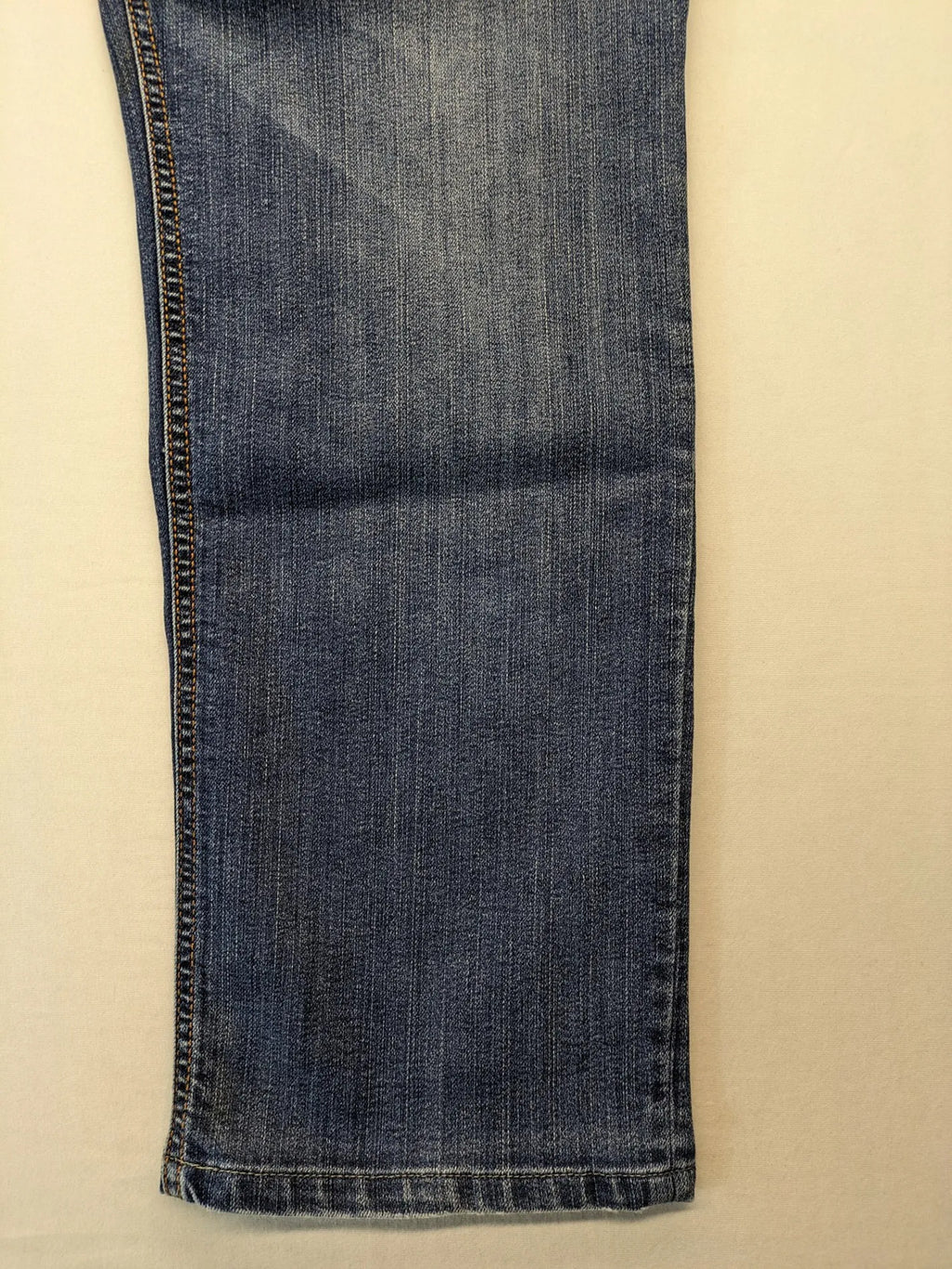 Atelier Gardeur blue straight jeans with five-pocket design and Superflex technology.