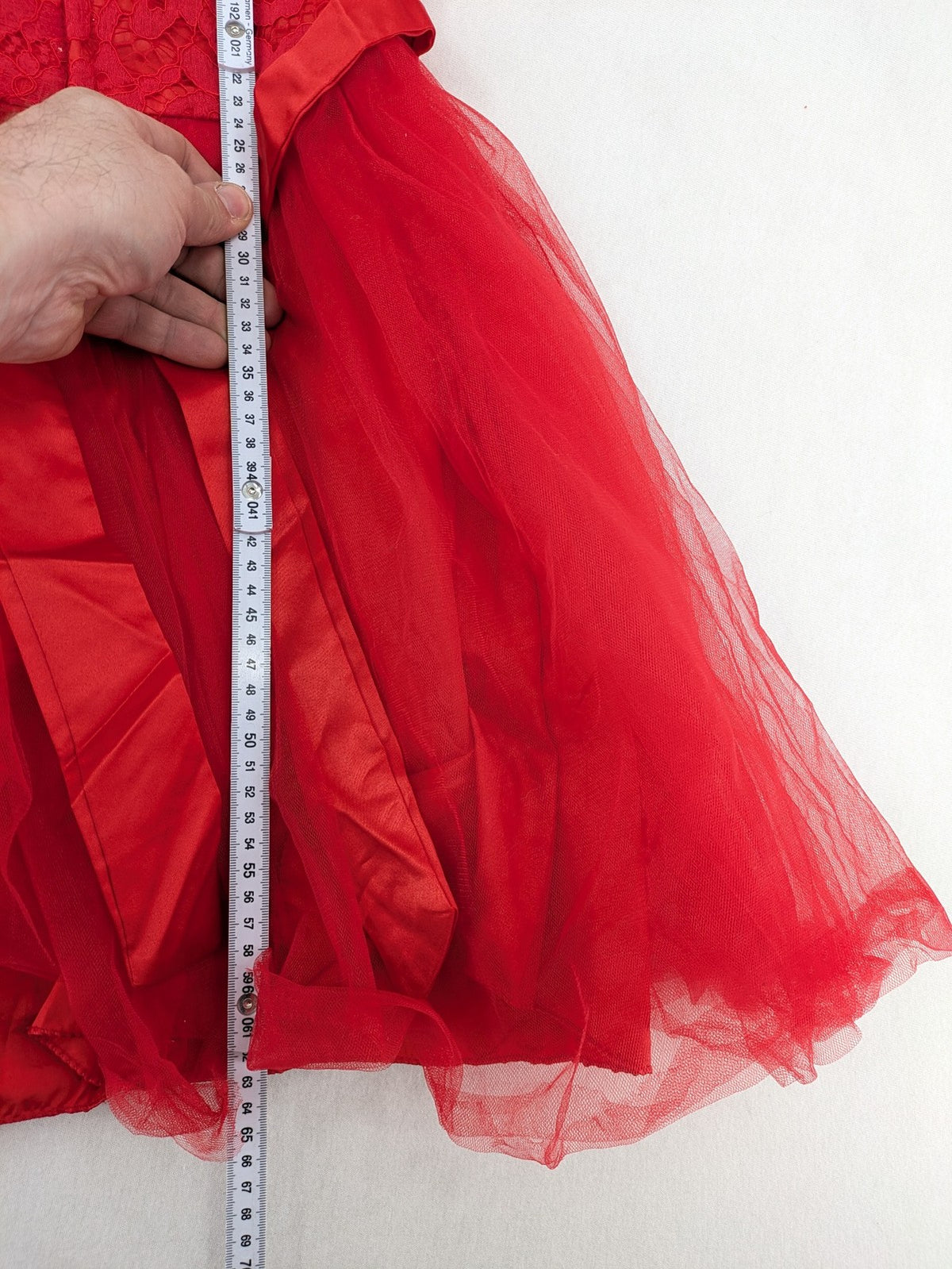 Perfekt red bridal party dress with floral lace bodice and tulle skirt, pearl embellishments.