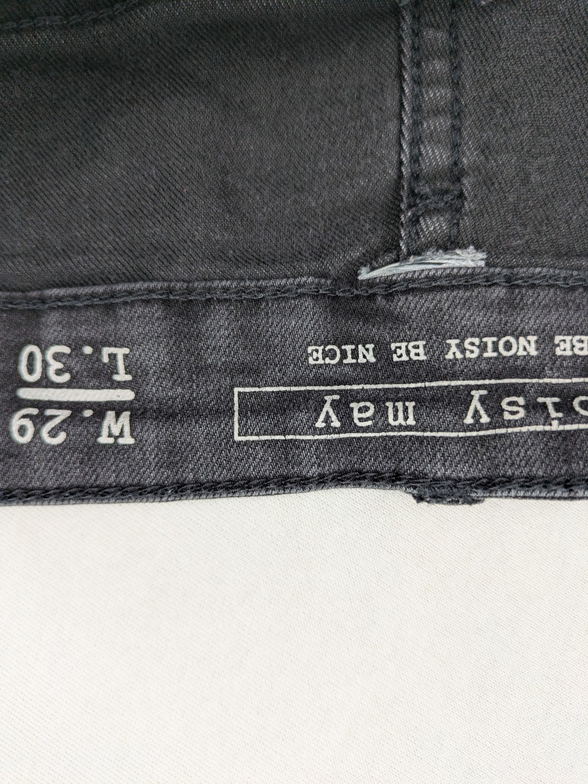 Noisy May grey skinny jeans with classic 5-pocket design and button closure.