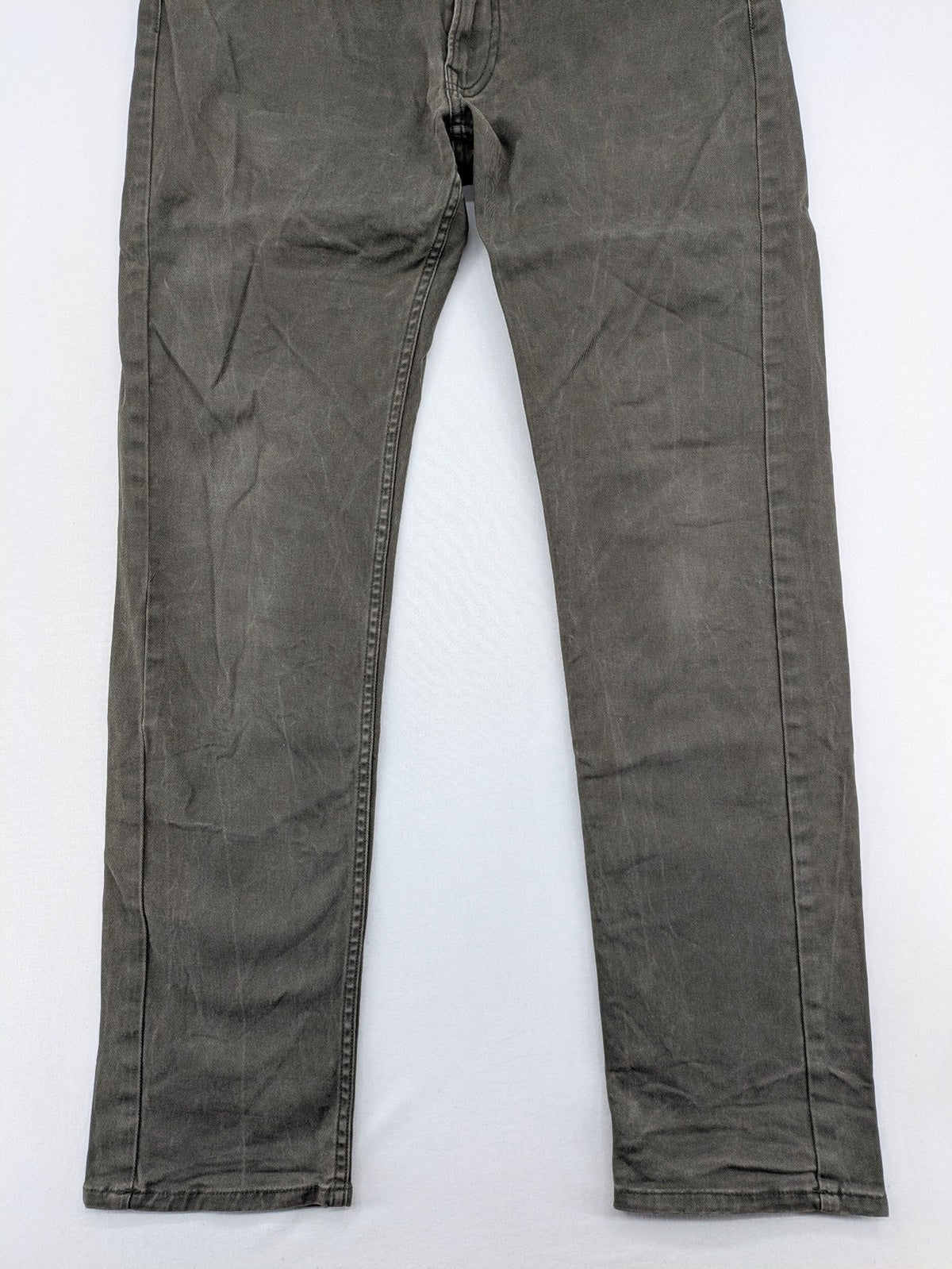 Lee straight jeans grey cotton-stretch fabric with classic design and zip fly.