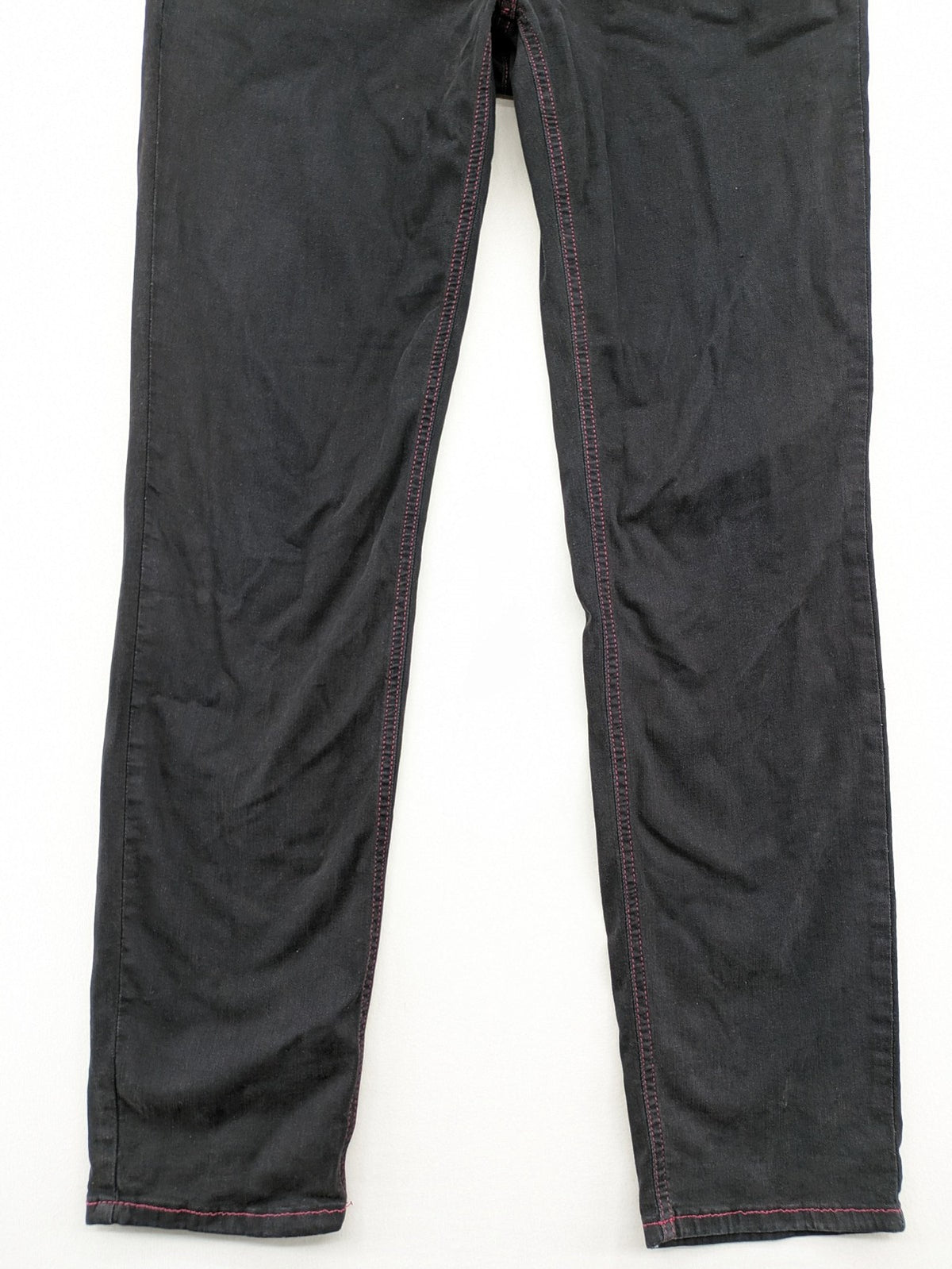 Denim black straight jeans with pink contrast stitching and classic 5-pocket style.