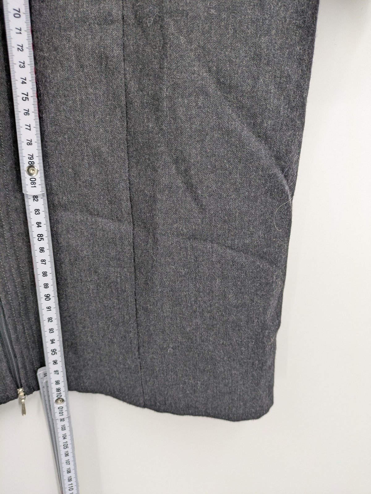 Schurwolle grey vintage coat dress with standing collar and two-way zipper.