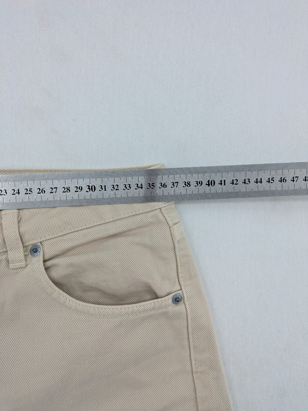 Edwin straight jeans beige 5-pocket design made from durable cotton