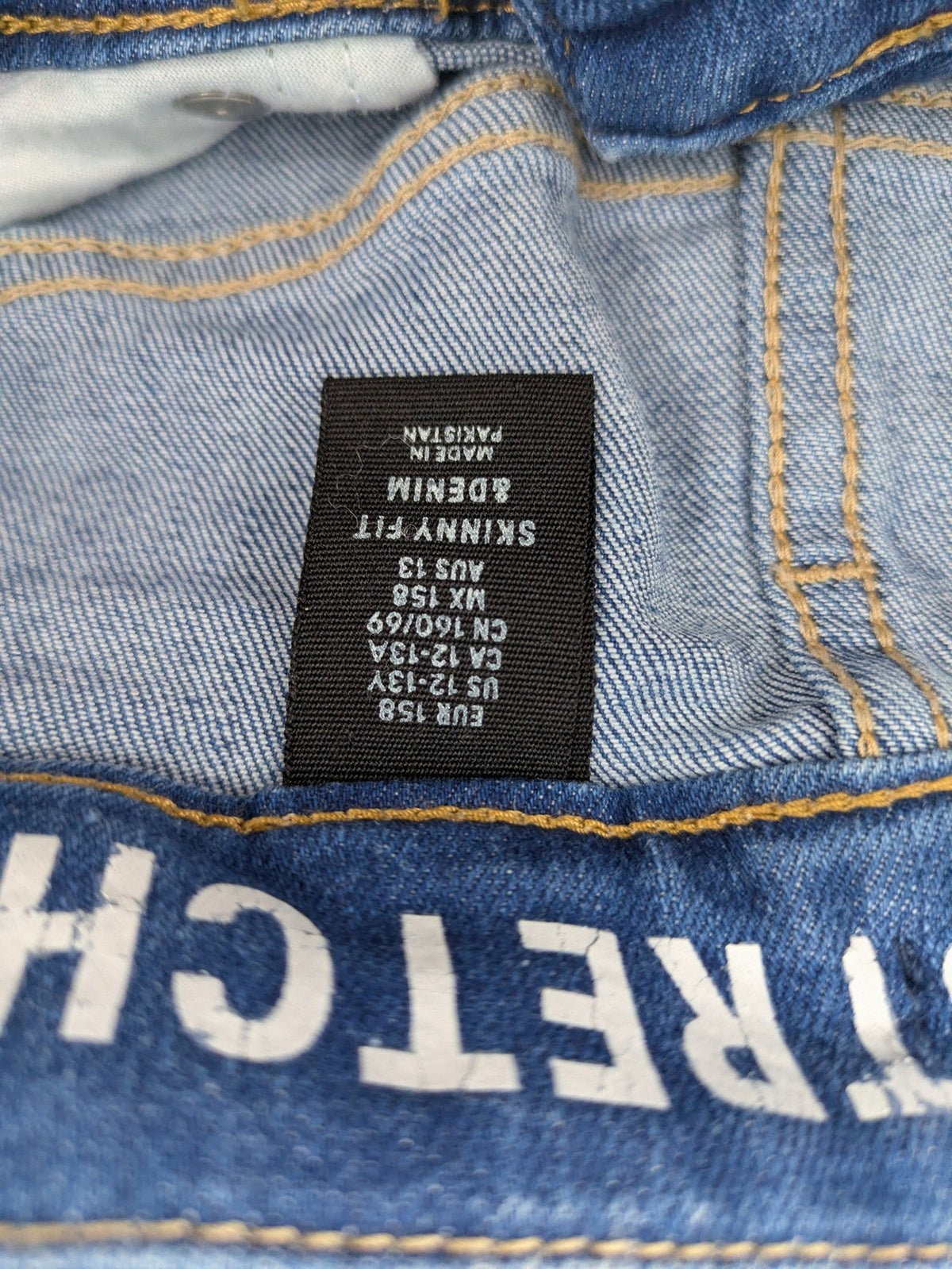 H&M blue skinny fit jeans, classic 5-pocket design, super stretch material.