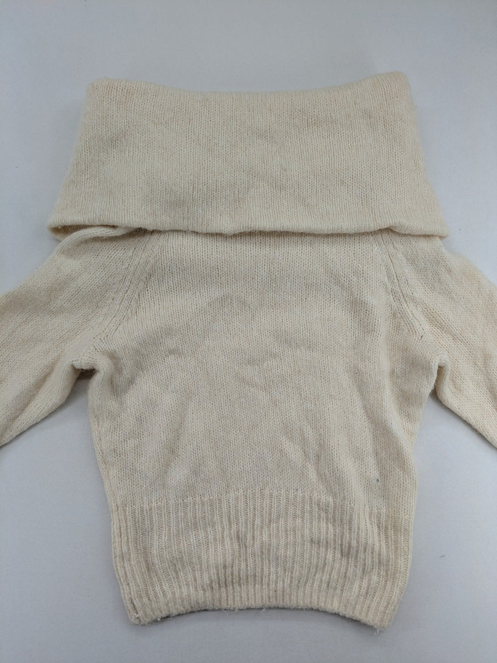 H&M beige turtle neck jumper soft alpaca blend off-shoulder design with wide collar.