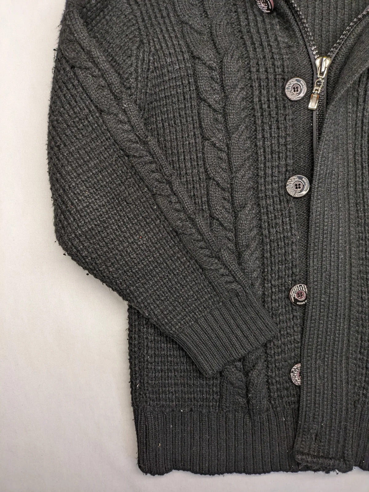SCD Green grey turtle neck jumper with cable knit pattern and dual closure.