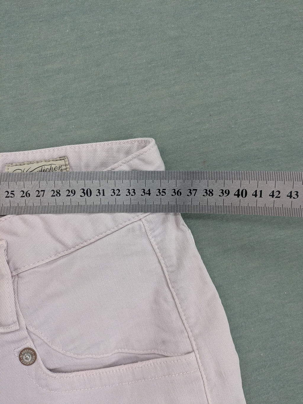 Herrlicher pink straight jeans slim fit with button fly and classic 5-pocket style.