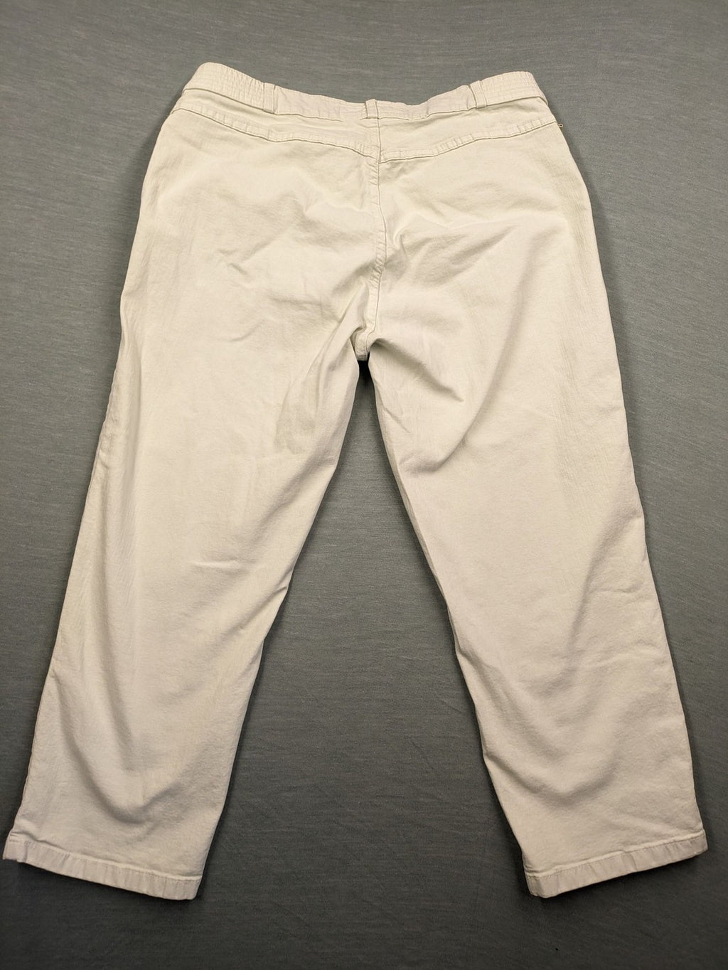 Zerres beige Capri pants soft cotton blend with zip pockets and Comfort-N logo.