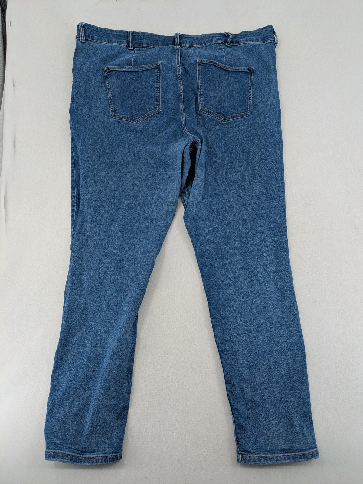 C&A blue skinny jeans with classic 5-pocket design and cotton-stretch material.