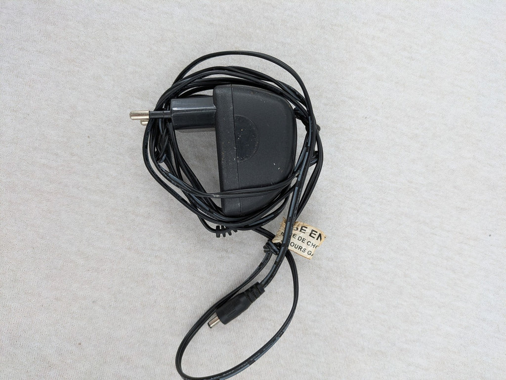 Strong satellite receiver black with logo, HDMI and SCART ports, complete antenna set.
