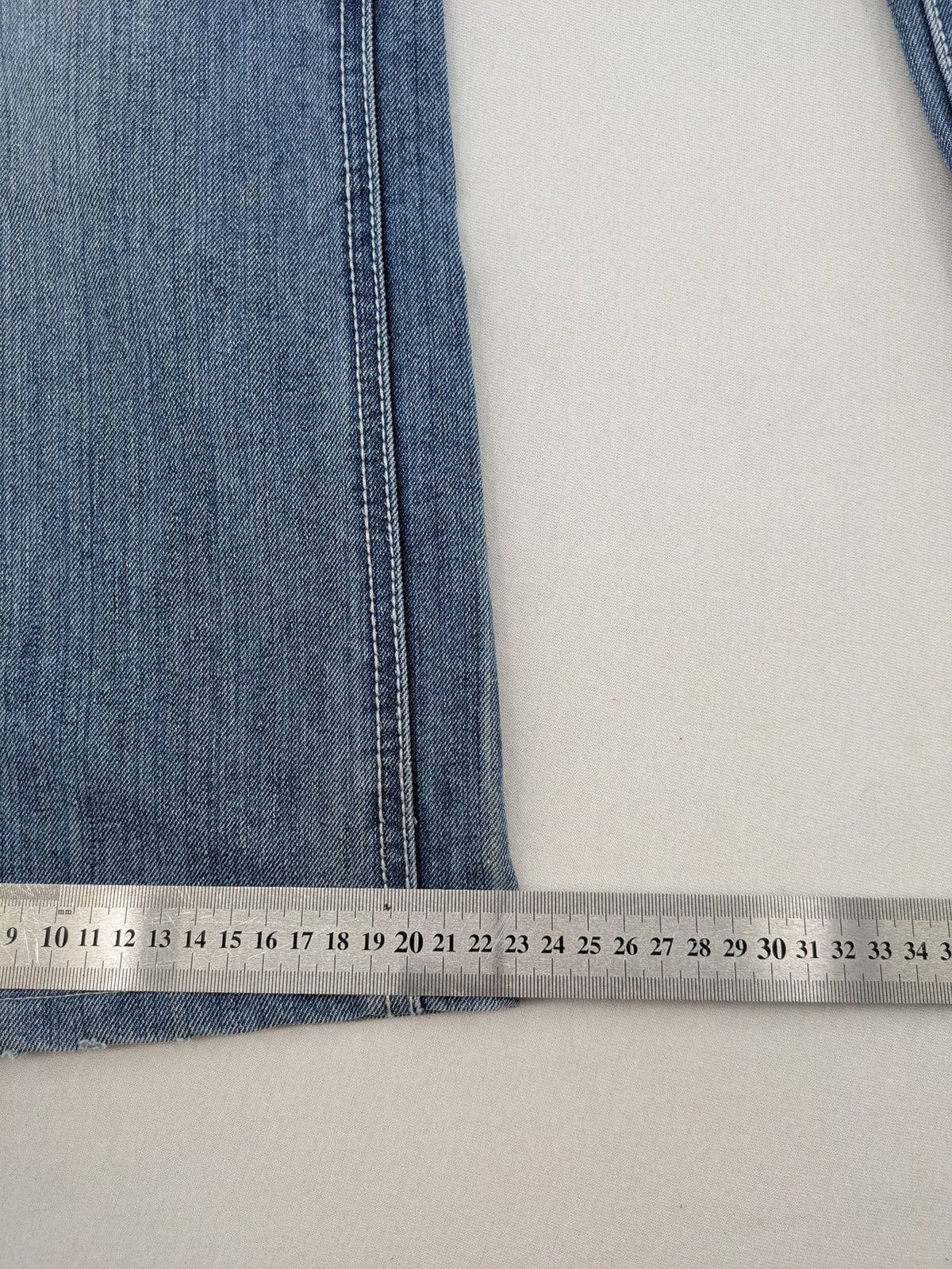 Livergy blue straight jeans with "Streetmove" logo, classic 5-pocket style, cotton-polyester blend.