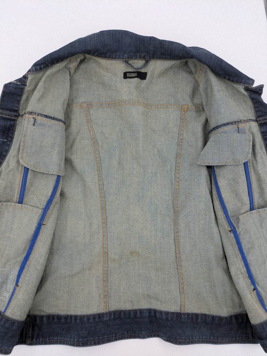 CLOSED blue denim trucker jacket with button front and two chest pockets.