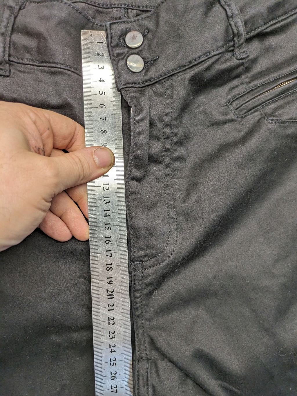 Colac black straight jeans high waist with double button, zipper pockets, and stretch material.