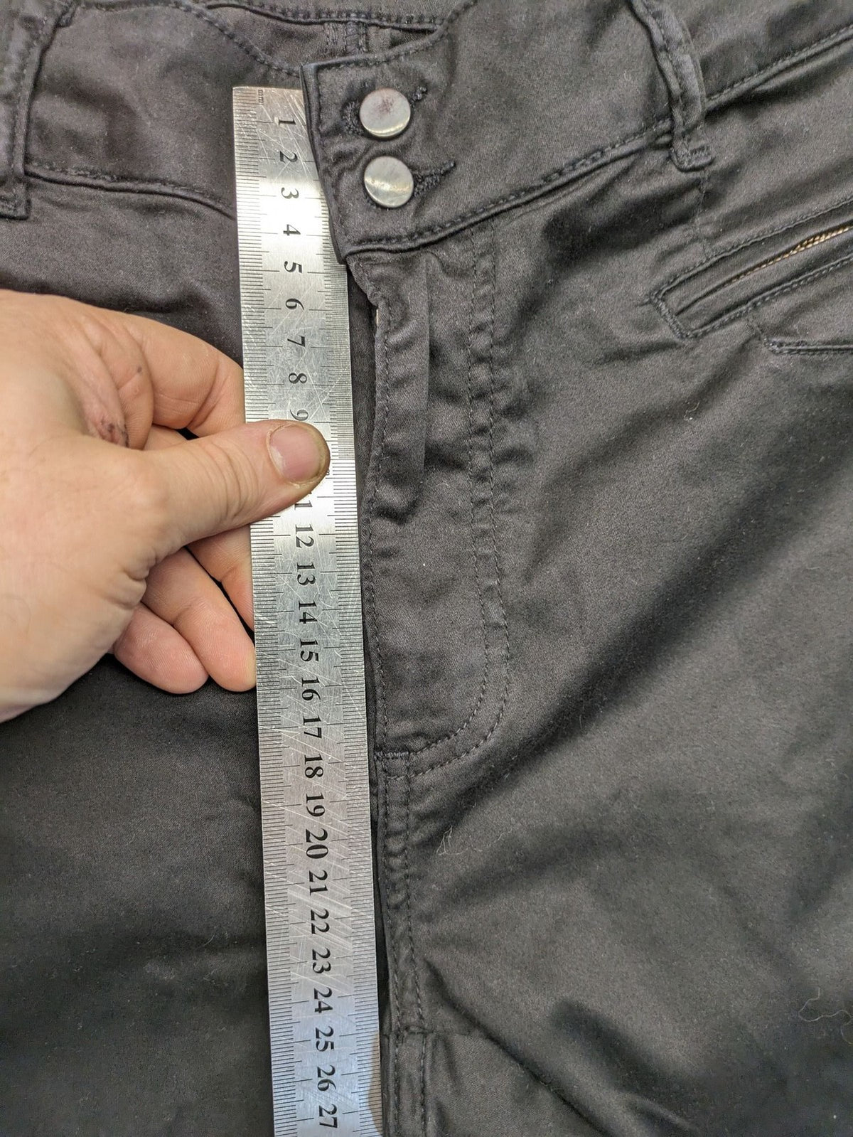 Colac black straight jeans high waist with double button, zipper pockets, and stretch material.