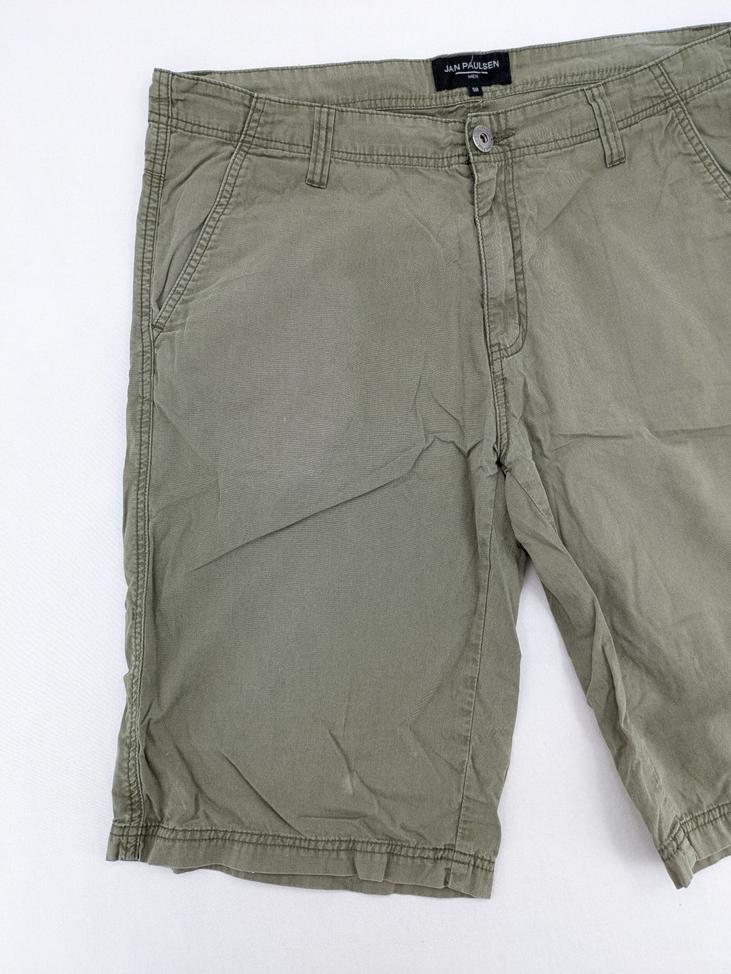 Jan Paulsen khaki chino shorts flat front cotton with classic design and breathable material.