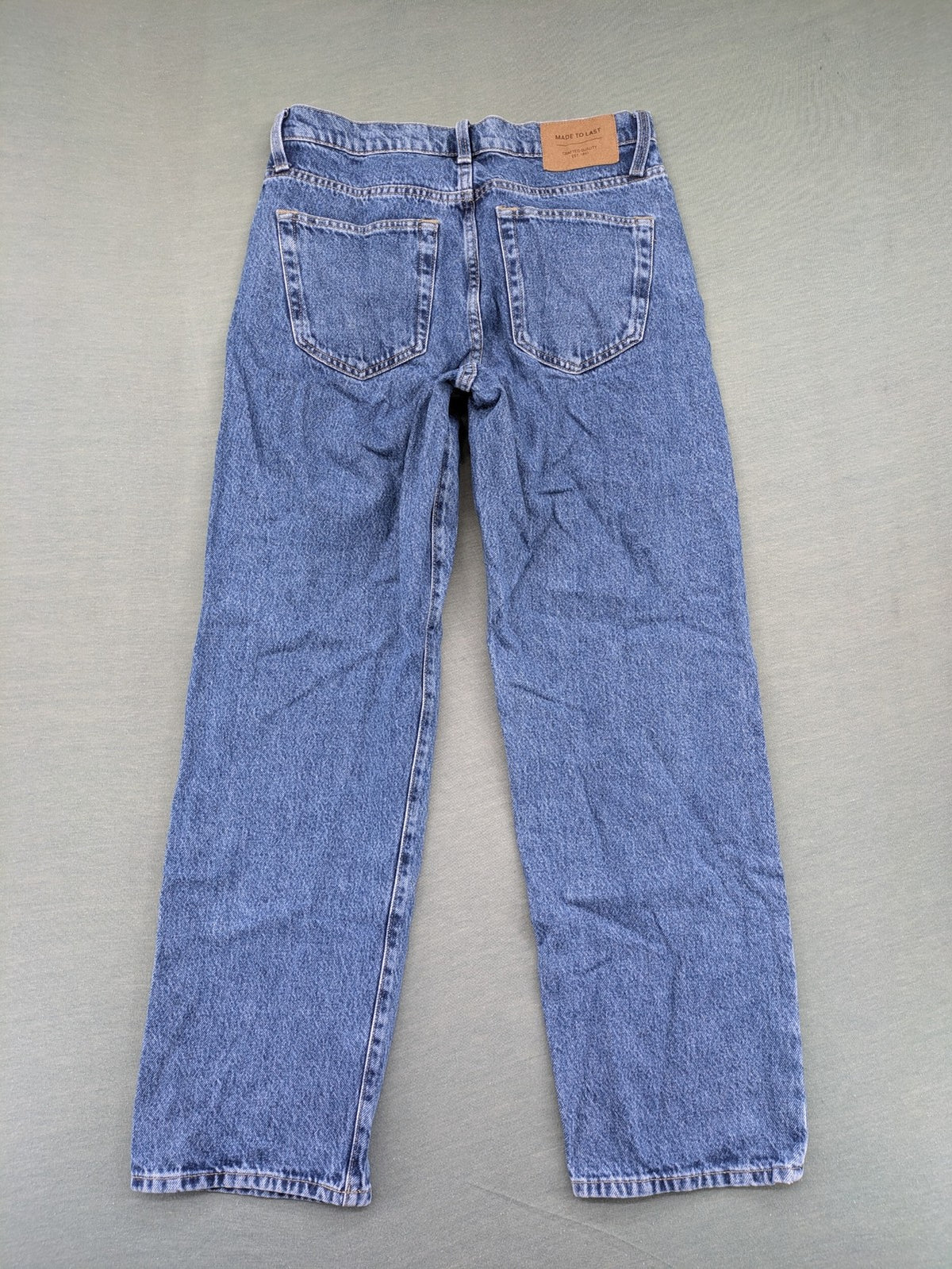 C&A blue straight jeans relaxed fit classic 5-pocket design durable denim material